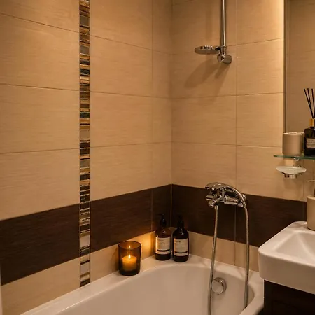 Romance Golden Line For Rent Apartman